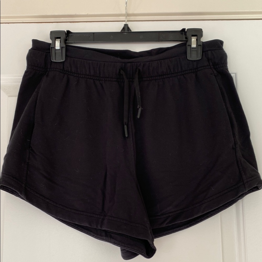 Lululemon shorts - black